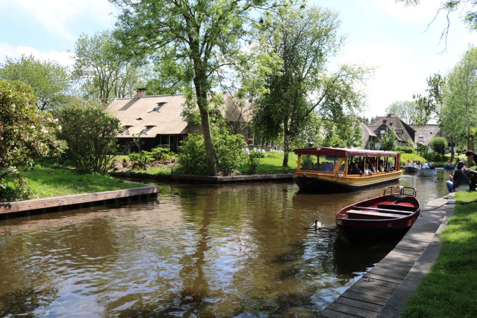 Giethoorn: Private Guided Canal Cruise With Coffee and Tea - Cancellation Policy & Reservation Option