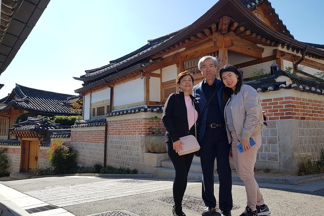 [ Half Day ] Sightseeing, Top 3 Spots of Seoul !! - Exploring Bukchon Hanok Village