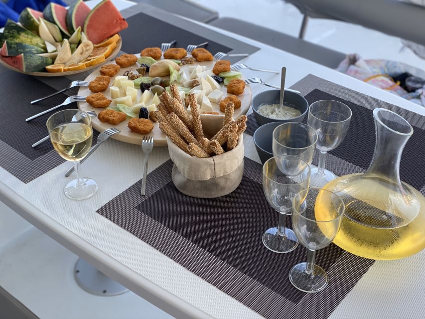 Heraklion: Private Catamaran Dia, Sunset & Appetizers Cruise - Experience