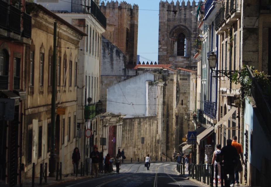 Lisbon: Private 3-Hour Historic Alfama & Chiado Tuk-Tuk Tour - Customer Reviews