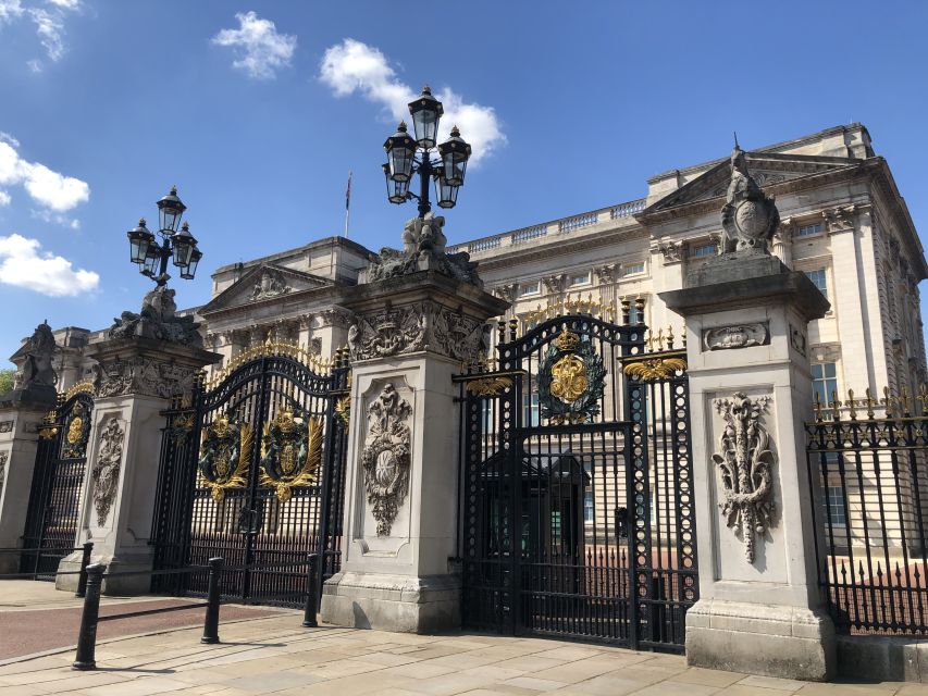 London: Royal Westminster and Buckingham Palace Walking Tour - Tour Experience
