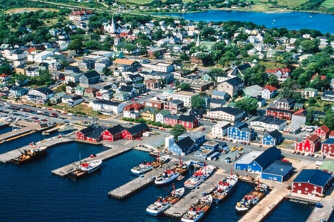 Lunenburg Small Group Express From Halifax Lobster Roll Lunch - Inclusions