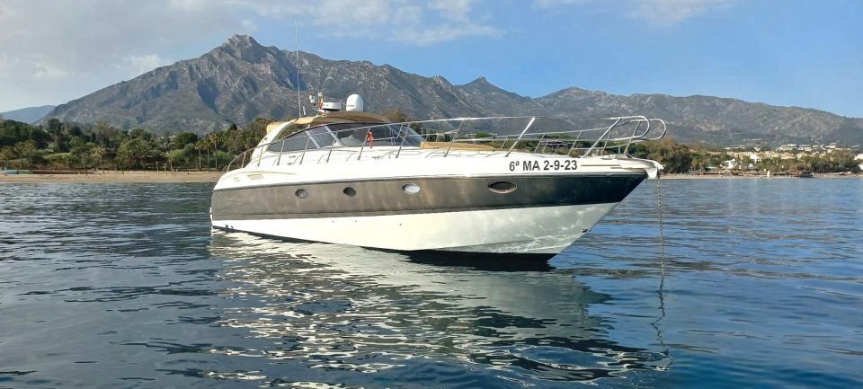 Marbella: Private Cruise in Yacht - Highlights of the Cruise