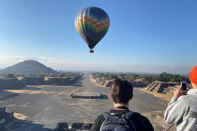 Mexico City to Teotihuacan Archaeological Site Sunrise Tour - Meeting Point Details
