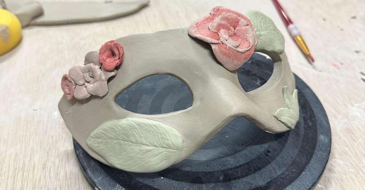 New Orleans: Ceramic Mardi Gras Mask Workshop - Language Spoken and Highlights