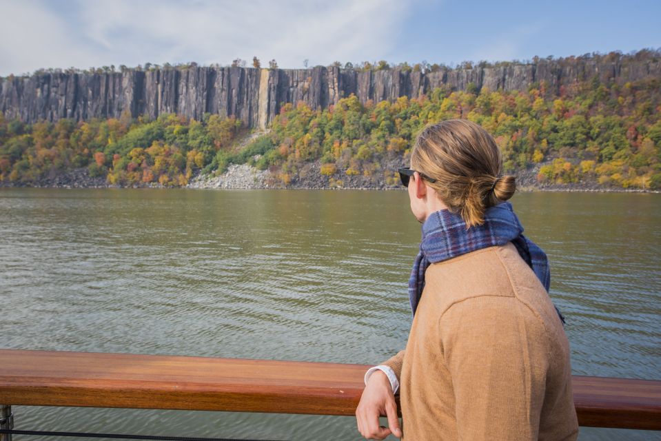 NYC: Hudson River Fall Foliage Yacht Tour - Meeting Point