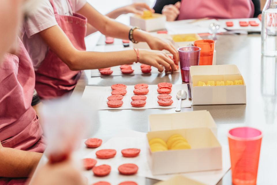 Paris: Create Macarons With Pâtisserie Chef Noémie - Language and Group Size