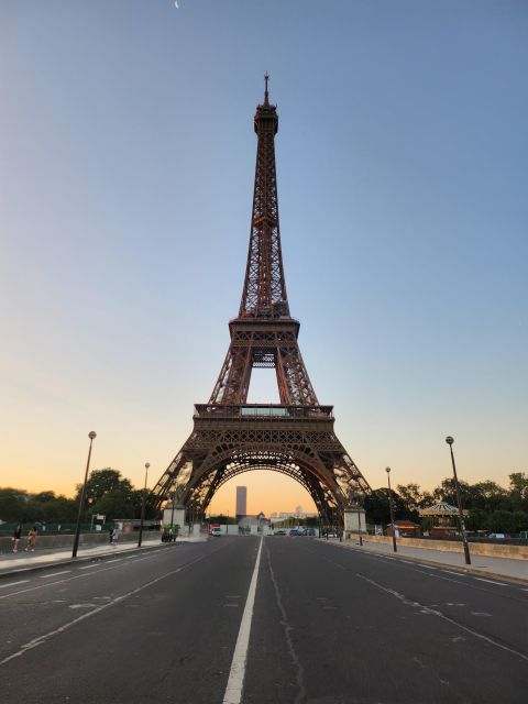 Paris: Paris Without People Guided Bike Tour at Sunrise - Meeting Point