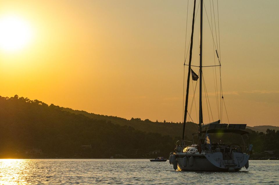 Porto Carras/Neos Marmaras: Luxury Sunset Cruise - Inclusions and Amenities