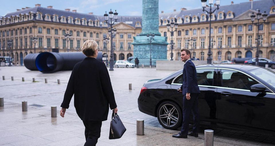 Private Car Service in Paris With Driver - Multilingual Drivers