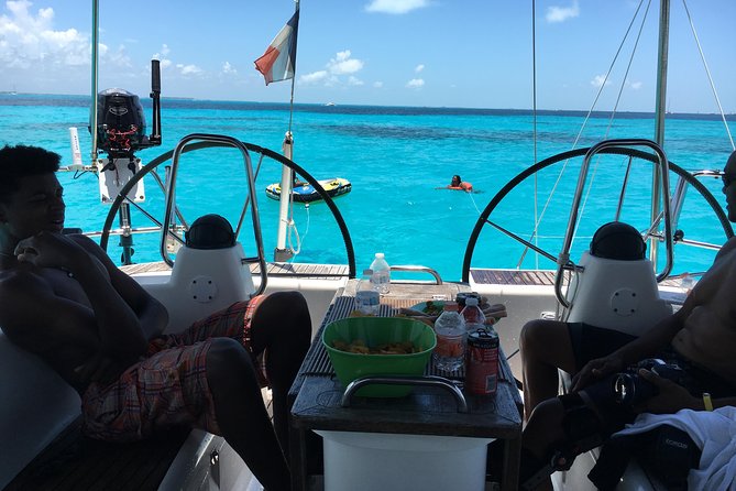 Private Customizable Sailing Tour in Cancun - Positive Reviews and Guest Experiences