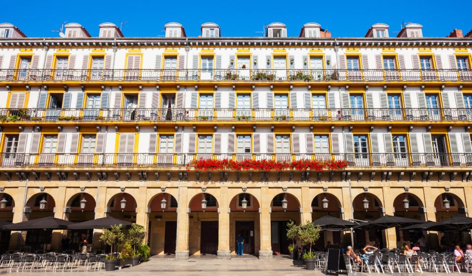 San Sebastián: Private Pintxos Tour With a Local Guide - Group Type and Highlights