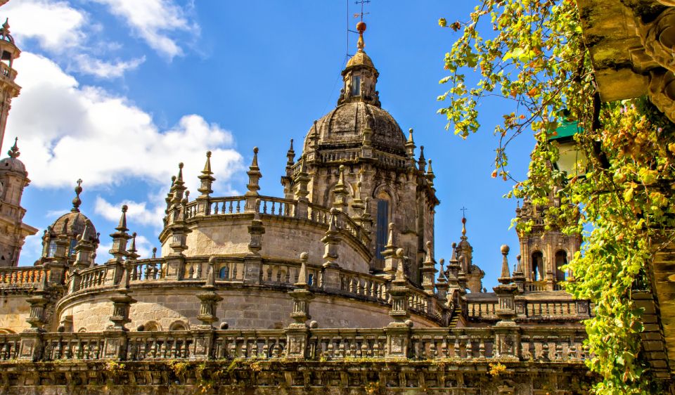 Santiago De Compostela Private 10- Hours Tour From Oporto - Tour Description
