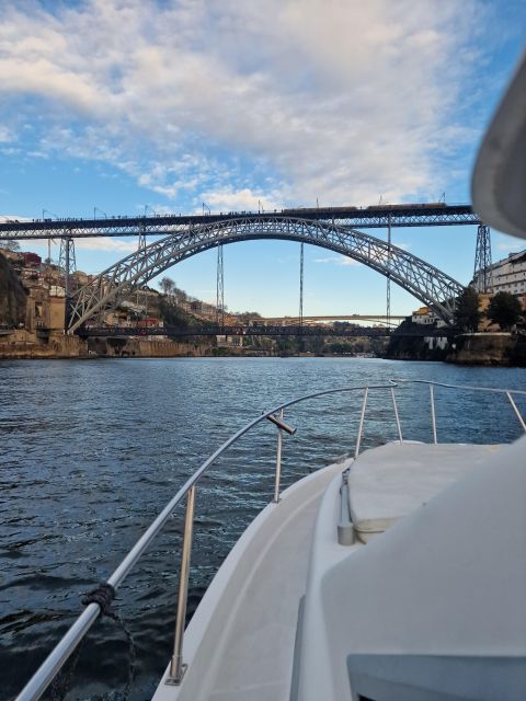 Sightseeing Boat Tour Porto With Wine and Cheese Tasting - Activity Highlights