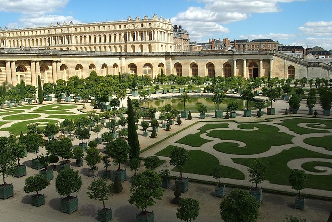 Versailles Palace & Marie-Antoinettes Estate Private Guided Tour With Lunch - Booking Information