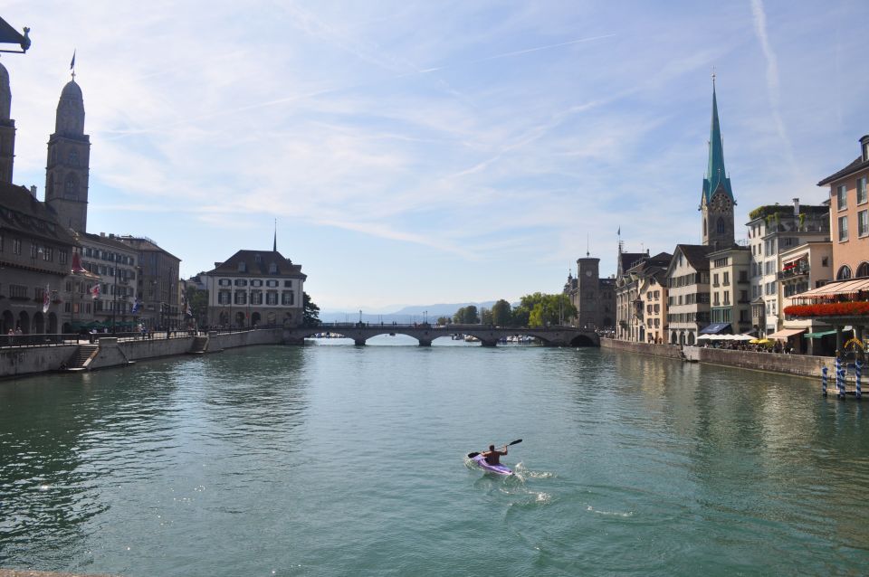 Zurich: Express Walk With a Local in 60 Minutes - Tour Description