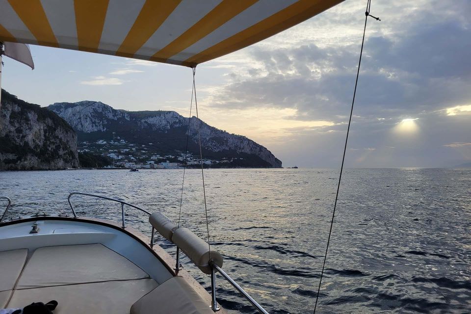 Capri: Sunset Boat Tour With Aperitif - Important Information