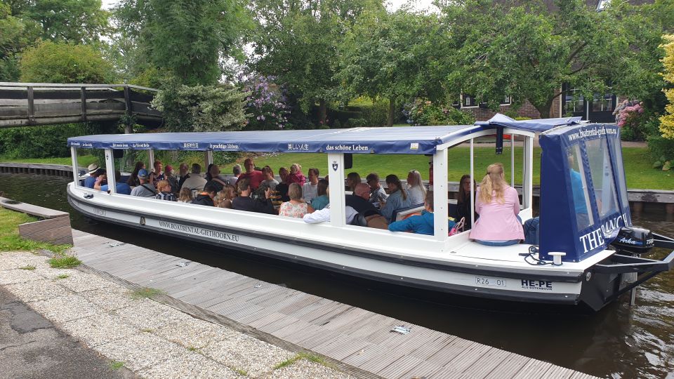 Giethoorn: Luxury Private Boat Tour With Local Guide - Food and Beverage Options Available