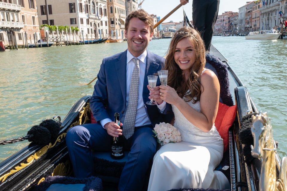 Grand Canal: Renew Your Wedding Vows on a Venetian Gondola - Important Information to Note