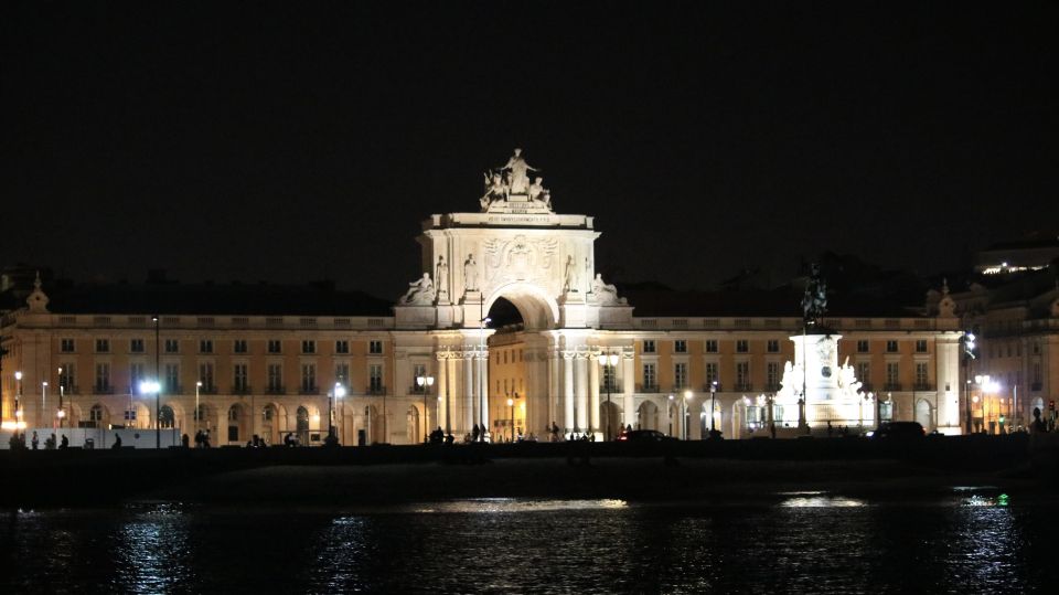 Lisbon: Exclusive Night Tour - Inclusions and Exclusions