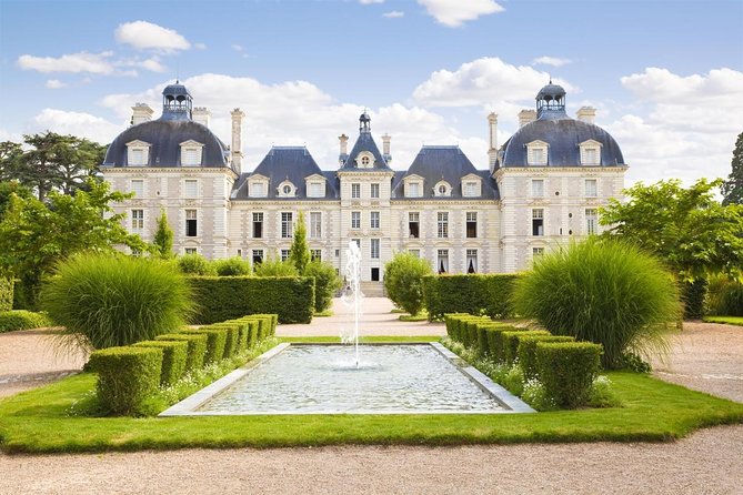 Loire Castles : Chenonceau, Cheverny, Chambord Guided Tour From Paris by Minivan - Castle Cheverny Experience