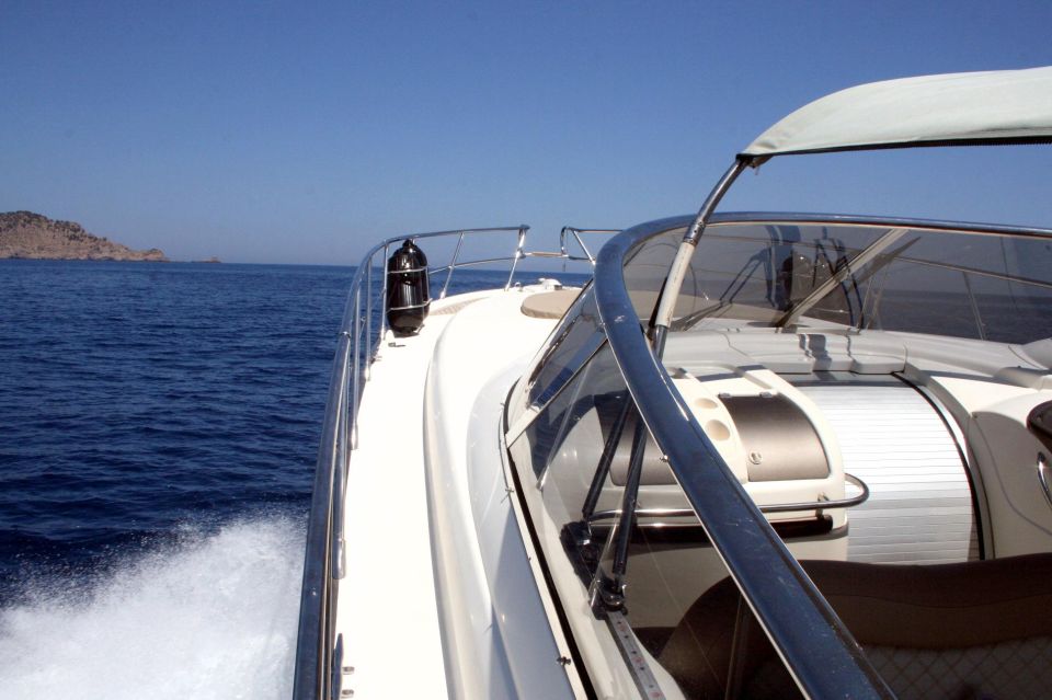 Marbella: Private Cruise in Yacht - Description of the Yacht