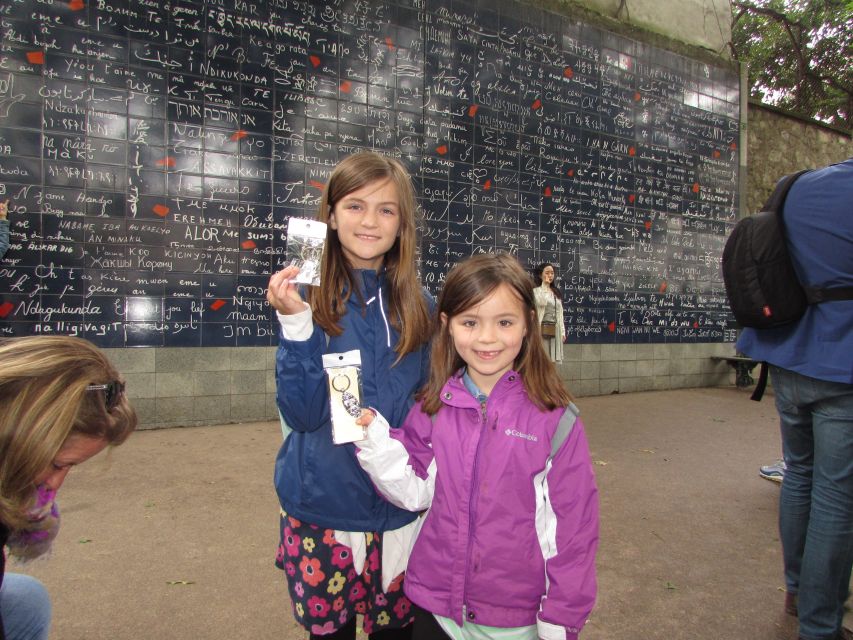 Montmartre: Private Treasure Hunt for Families and Kids - Full Description