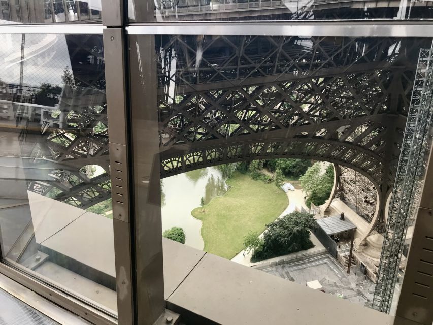 Paris: Eiffel Tower Guided Tour With Summit Access - Booking Information