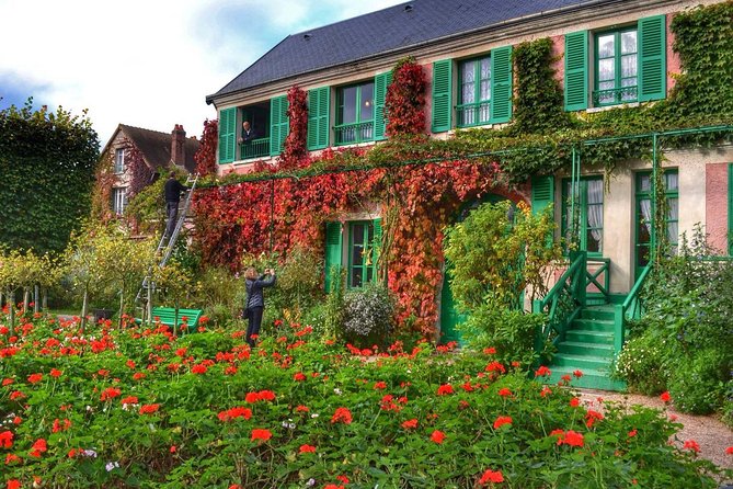 Private 5-Hour Round Transfer to Giverny, Claude Monet Museum From Paris - Common questions