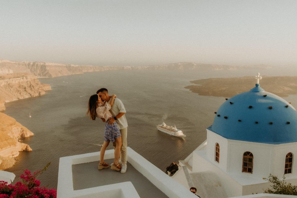 Santorini Photo Shoot and Tour at Unique Spots With a Local - Itinerary Stops and Return Location