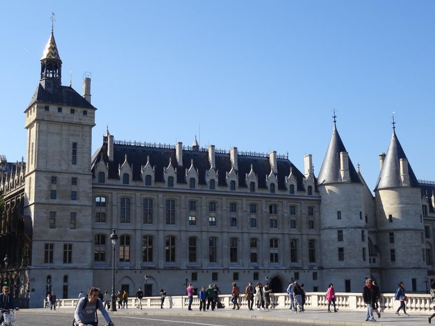 Ste Chapelle & Conciergerie Private Guided Tour With Tickets - Meeting Point and Guide Information