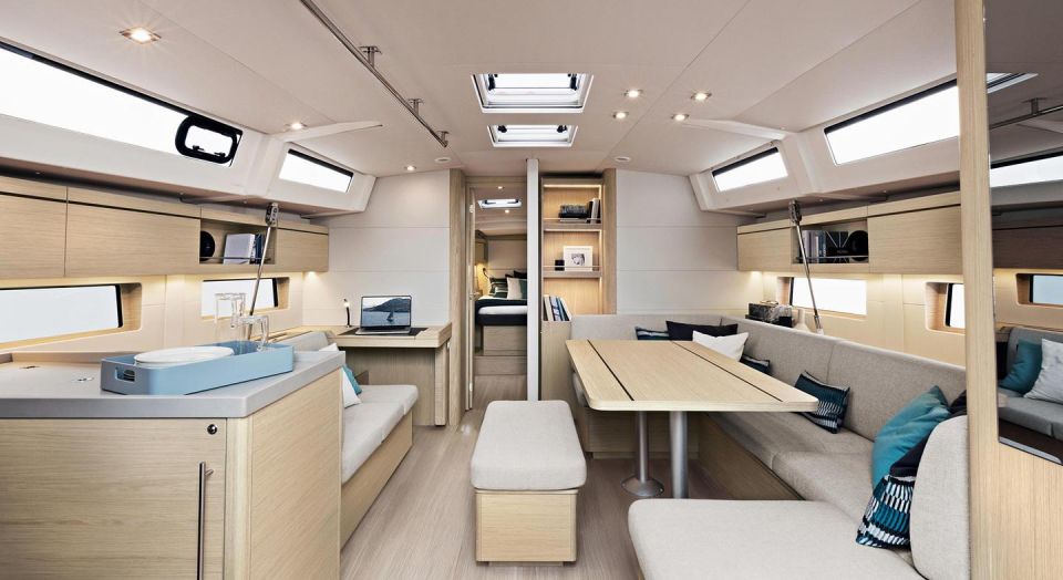 5-Day Crewed Charter The Discovery Beneteau Oceanis 46.1 - Key Points