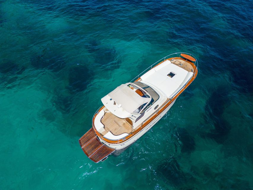 Capri- Amalfi Coast :Speed Boat - Activity Features