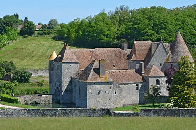 Château De Buranlure 1000 Years of History Heritage and Oenology - Location and Logistics