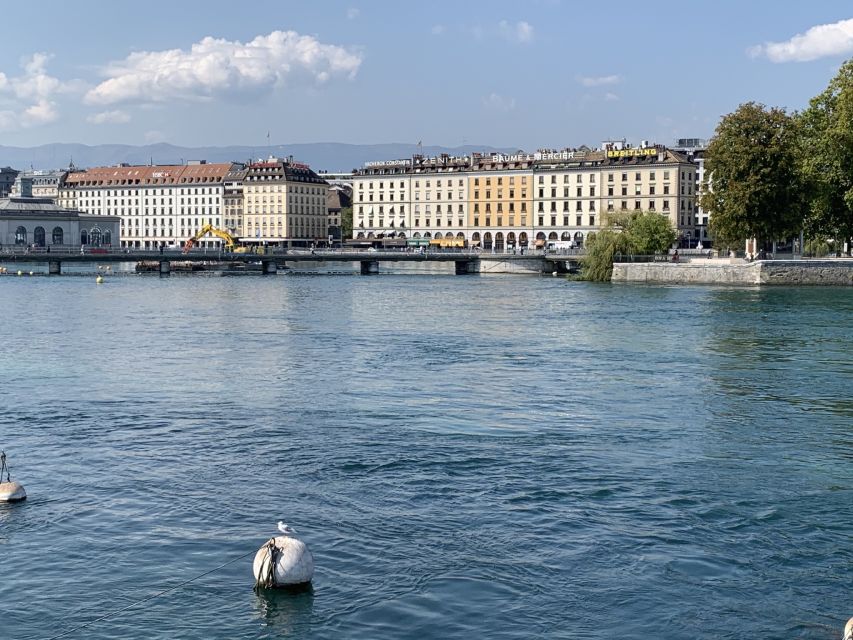 Geneva's Left Bank: A Self-Guided Audio Tour - Location & Exploration
