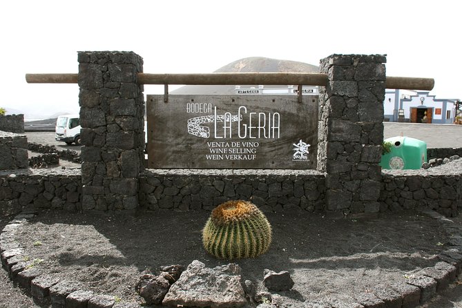 Lanzarote Grand Tour With Timanfaya and Jameos Del Agua - Travel Tips