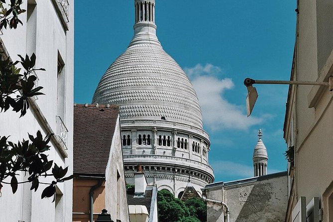 Montmartre District and Sacre Coeur - Exclusive Guided Walking Tour - What to Bring on the Tour
