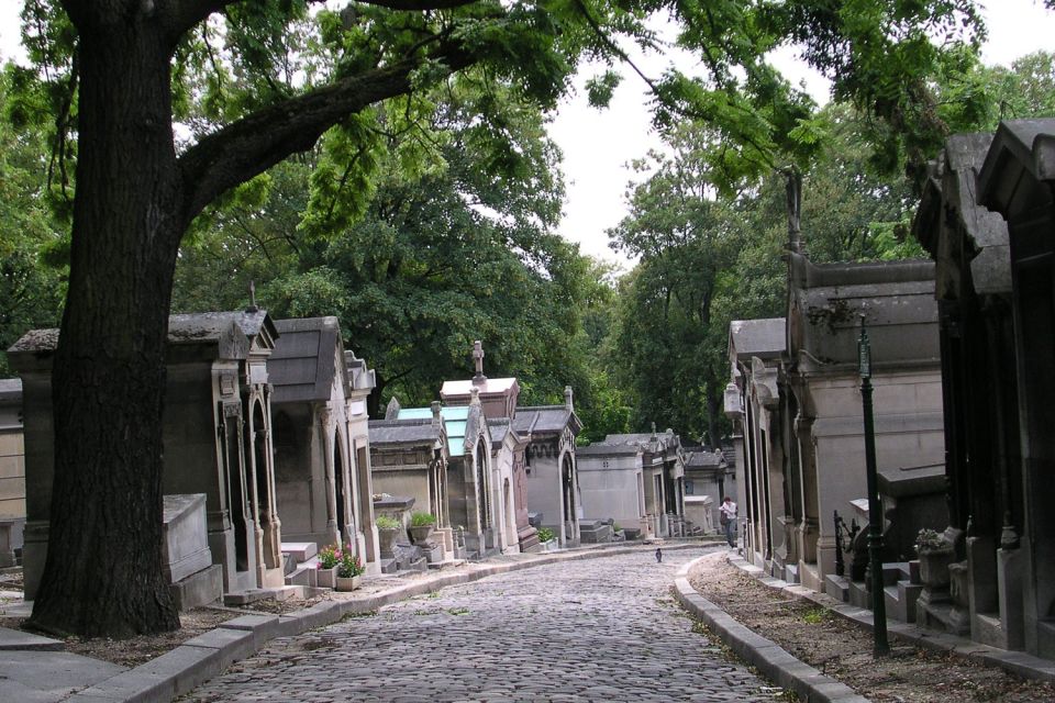 Paris: Père Lachaise Cemetery Walking Tour - Experience Highlights at Père Lachaise Cemetery