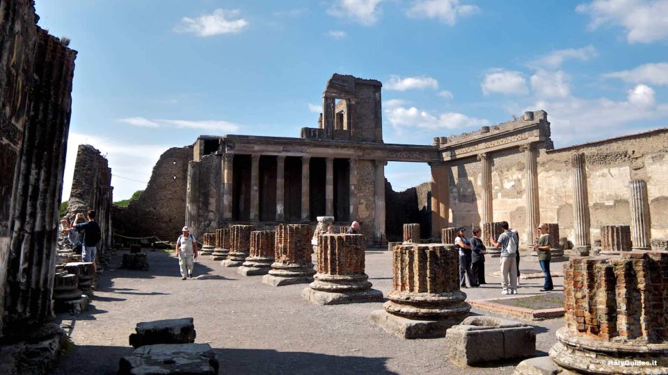 Pompeii, Sorrento, Positano Tour With Guide in Pompeii - Traveler Types and Recommendations