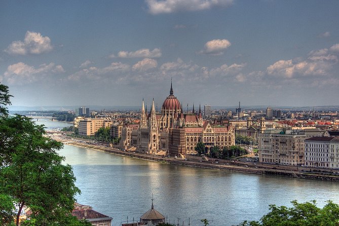 Private Tour of Budapest With a Private Transfer and Guide From Vienna - Common questions