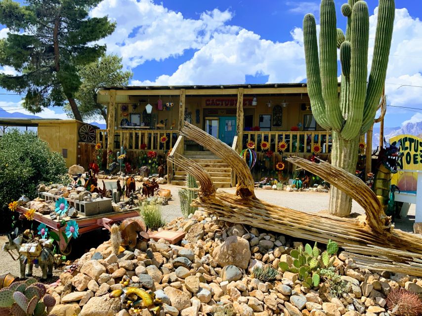 Red Rock Canyon & Whimsical World of Cactus Joe's Lunch - Full Description