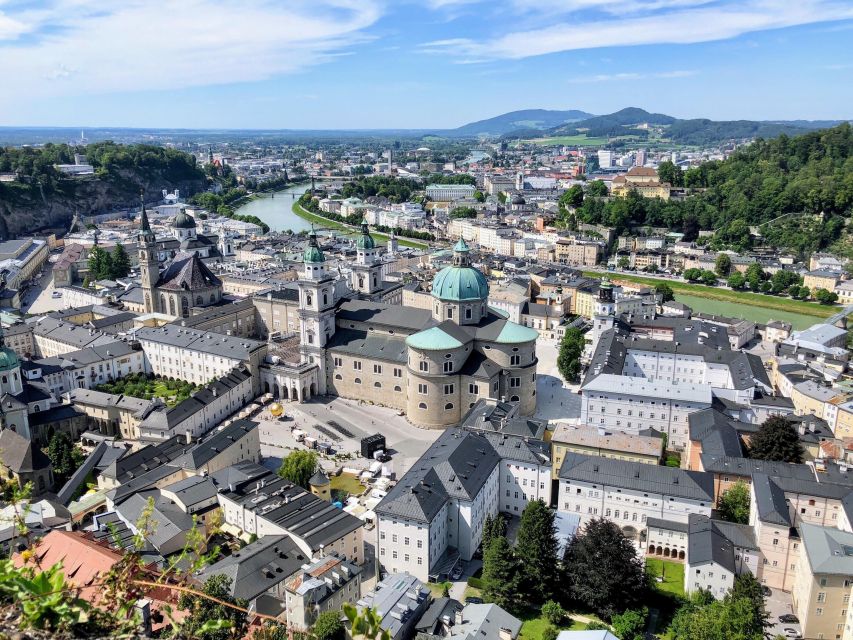 Salzburg: Tour With Private Guide - Meeting and Greeting