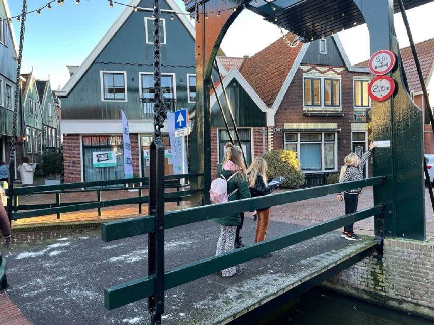 Volendam: Self-Guided GPS Treasure Hunt Tour - Fun & Enjoyment