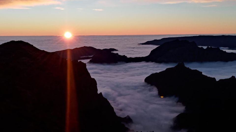 From Funchal: Pico Do Arieiro Sunset With Dinner and Drinks - Sunset Experience at Pico Do Arieiro