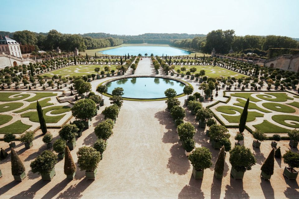 From Paris: Day Trip to Giverny & Versailles With Lunch - Meeting Point Information