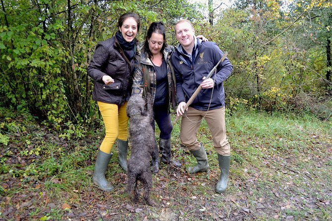 Full-Day Small-Group Truffle Hunting in Tuscany With Lunch - Expert Guides and Logistics