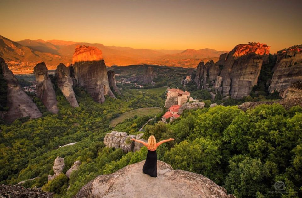 Kalabaka: Majestic Sunset Meteora Tour With a Local Guide - Experience Itinerary