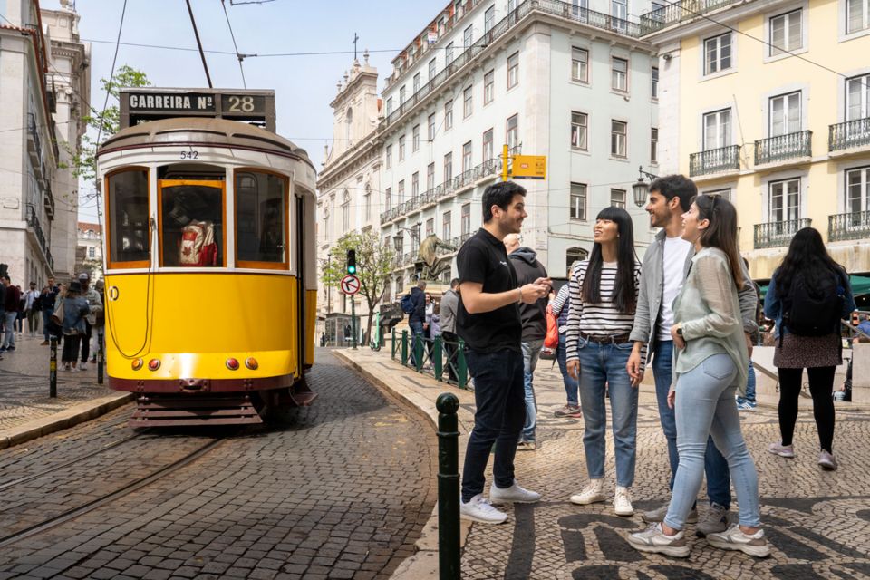 Lisbon: Helicopter Ride, Boat Trip, & Old Town Walking Tour - Meeting Point