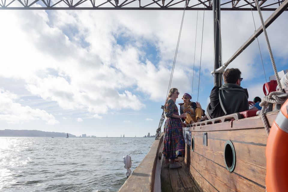 Lisbon: Private Sunset Tour Aboard a 1949 Traditional Boat - Background