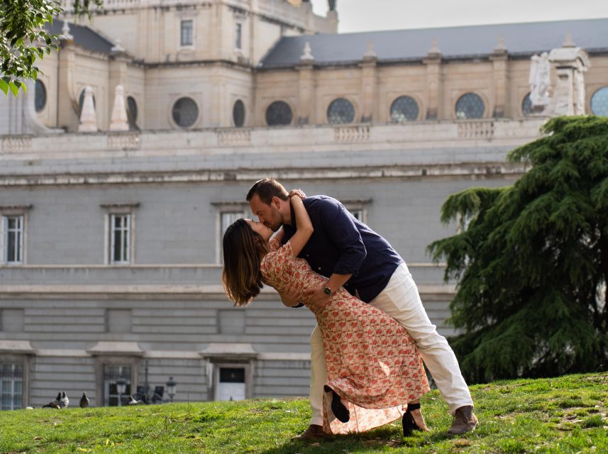 Madrid: Romantic Photoshoot for Couples - Common questions